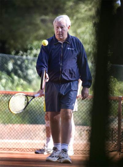 Montull,  mano derecha  de Millet, ayer jugando al tenis.