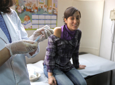 Las embarazadas empiezan a vacunarse de gripe A