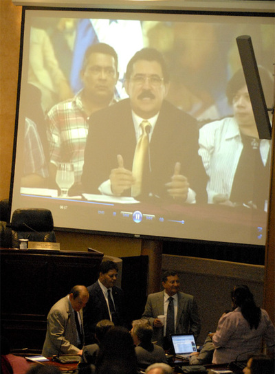 ZELAYA, EN EL CONGRESO