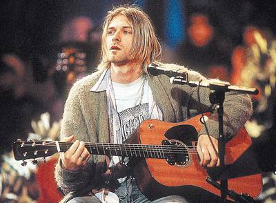  Kurt Cobain, en el concierto  unplugged  de Nirvana en la MTV que los convirtió en iconos globales. 