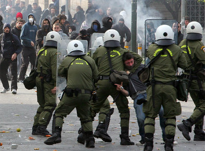 Tercer día de disturbios en Grecia