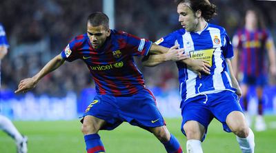 Alves se escapa de Baena.