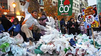 La bola de bolsas más grande del mundo