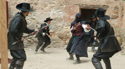 Escena de la serie de aventuras  Águila roja.  