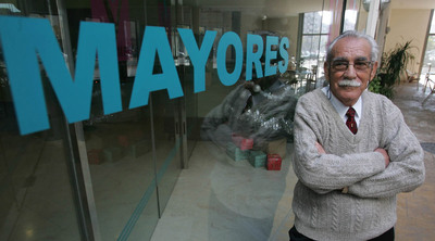 Juan Gil Molina, de 71 años, en la residencia Vitalia San Rafael, de Córdoba, en la que reside.