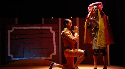 Una escena del montaje teatral  La fiesta del toro. 