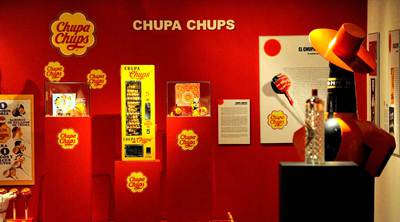 Los objetos más diversos ocupan un hueco específico en la muestra que fue presentada ayer, en Vitoria.