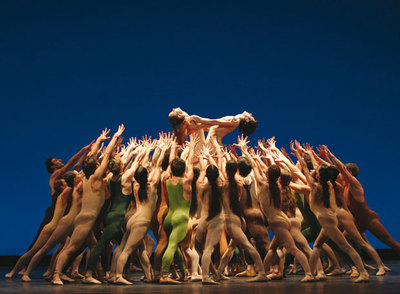 Escena de  Canción del compañero errante,  de Mahler, con coreografía de Maurice Béjart, durante un ensayo.