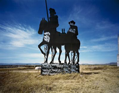 FOTOGALERIA: El libro se abre y se cierra con una imagen del Quijote y Sancho panza, vista de frente y por detrás, en Villarta de San Juan