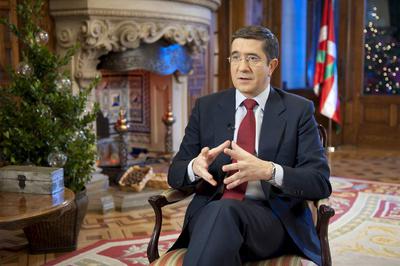 El  lehendakari,  Patxi López, durante su mensaje televisado de Navidad.