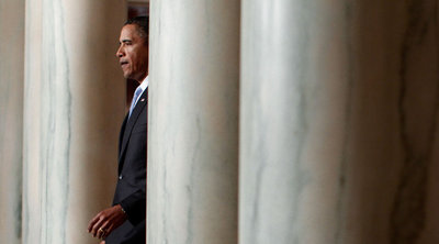 Barack Obama se dirige a realizar una declaración oficial tras reunirse con los máximos representantes de los organismos de seguridad, en la Casa Blanca.