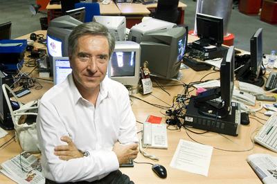Iñaki Gabilondo, en la redacción de Cuatro.