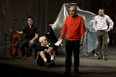 Calixto Bieito dirige el ensayo abierto de  Don Carlos,  en Salamanca.