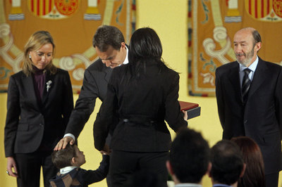 Un homenaje en defensa de la "grandeza moral" y contra la barbarie