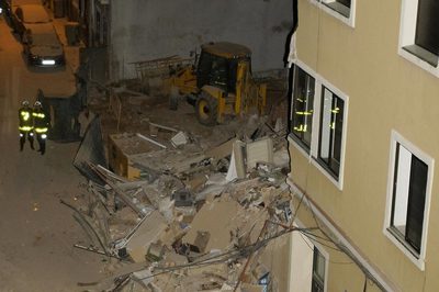 Derrumbe sin víctimas de un edificio en el centro