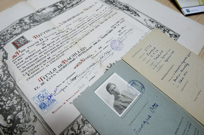 Documentos del fondo de Enrique Otte, en una fotografía hecha ayer en el Centro de Estudios Andaluces.