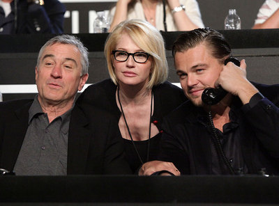 Robert De Niro, Ellen Barkin y Leonardo DiCaprio, durante la gala de beneficencia.