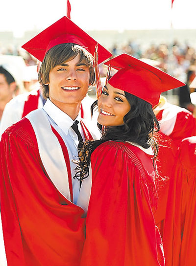  Fotograma de la película  High School Musical , con Zac Efron y Vanessa Hudgens, actores protagonistas. 