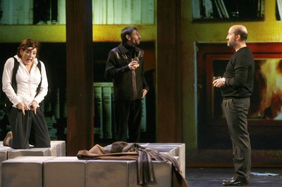 Arantxa Aranguren, Juan Codina y Javier Cámara en  La realidad,  de Tom Stoppard.