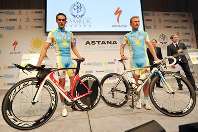 Alberto Contador y Alexander Vinokúrov, el sábado pasado en Viena durante la presentación del equipo Astana.
