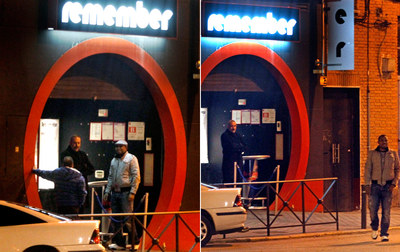 PROHIBICIÓN ARBITRARIA. Andy, un nigeriano de 34 años, intenta entrar en la discoteca Remember, propiedad del hermano de José Luis Navarro, vicealcalde de Torrejón. 