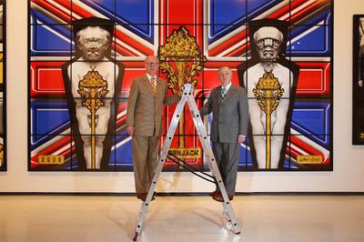 George, a la izquierda, y Gilbert, ayer ante su obra   Hornjack  en el Centro de Arte Contemporáneo de Málaga.