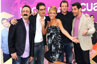 Luján Argüelles, entre Santi Rodríguez y Eugeni Alemany (izquierda) y Edu Soto y Josep Lobató.