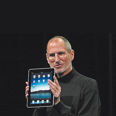  Steve Jobs sostiene el iPad, ¿la tabla de salvación de Apple? 