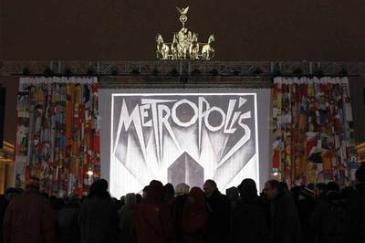 Proyección anoche de  Metrópolis  en la Puerta de Brandeburgo de Berlín . 