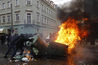 10.000 personas frenan una marcha neonazi en Dresde