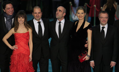 Luis Tosar, en el centro, rodeado del equipo de  Celda 211;  a la derecha, el director Daniel Monzón.