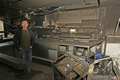 Luis Andoni Aduriz, en la cocina incendiada del restaurante Mugaritz.