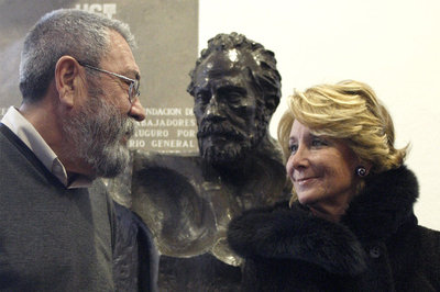 Cándido Méndez y Esperanza Aguirre en la sede del sindicato en la calle Hortaleza