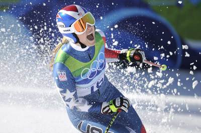 Lindsey Vonn tras pasar la línea de meta.