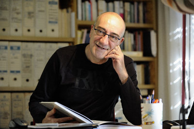 Antonio Altarriba, en su estudio en Vitoria.