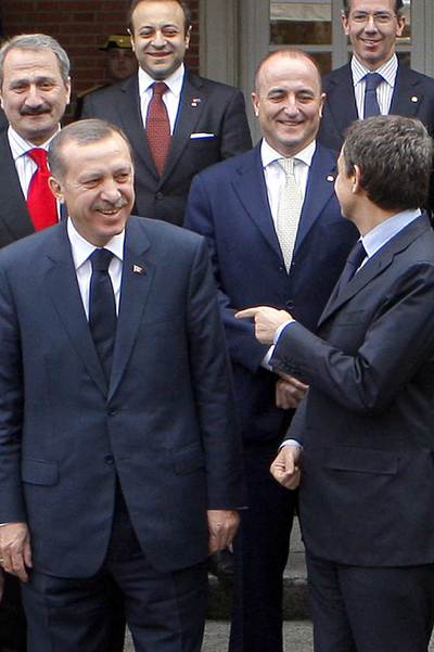 Zapatero y Erdogan (primera fila), junto a participantes en la cumbre hispano-turca, en La Moncloa.