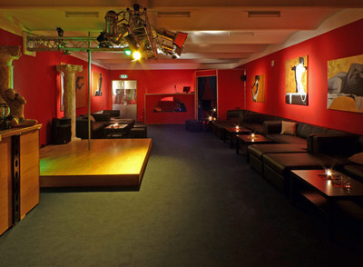 Instalación que se puede ver en el centenario Museo de la Secesión, en Viena, que es una réplica del club de intercambio sexual vienés Element6