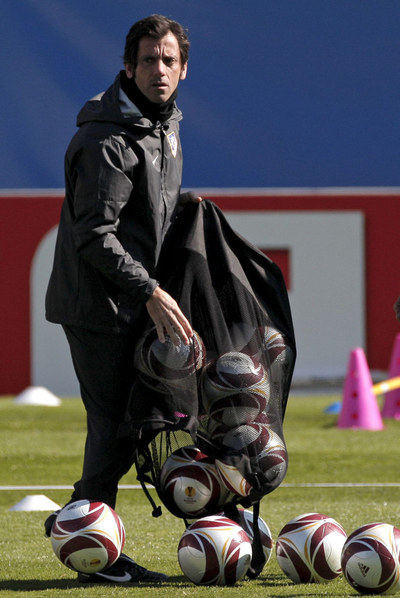 Quique Flores, durante el entrenamiento de ayer.