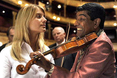 Mélanie Laurent en un fotograma de  El concierto. 