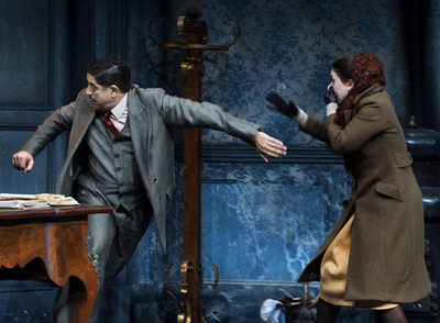 Pedro Casablanc y Lola Manzano,  en   El arte de la comedia,   de Eduardo de Filippo, dirigida por Carles Alfaro en la Abadía .