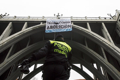 Contra los toros, en el viaducto