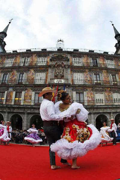Ritmo colombiano en la plaza Mayor