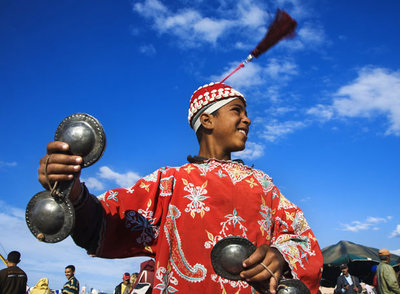Joven músico en la plaza de Yemma el Fna (Marraquech)
