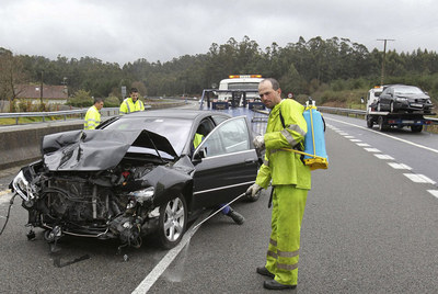 El presidente de Caixanova sale ileso de un aparatoso accidente