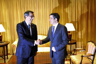 El diputado general de Vizcaya, José Luis Bilbao (izquierda), durante una reunión con el   lehendakari   Patxi López en junio de 2009.