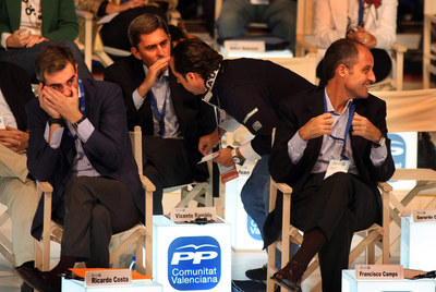 Del 'pen drive' con los sobornos al "amiguito del alma, te quiero un huevo"