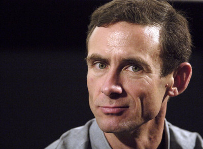  Chuck Palahniuk pertenece a una provocativa generación de escritores que cultiva maneras de  rockstar.  