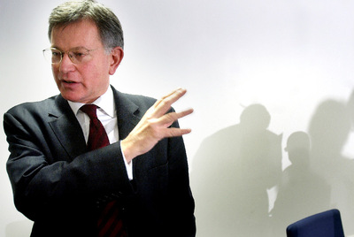 El ex ministro Stephen Byers, uno de los laboristas suspendidos de militancia por ofrecerse a hacer  lobby  por dinero.