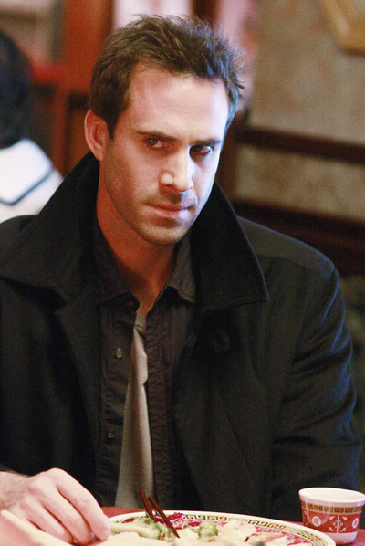El actor Joseph Fiennes, en una imagen de la serie  FlashForward. 