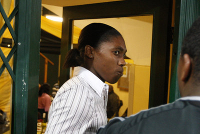 Semenya aún no puede competir